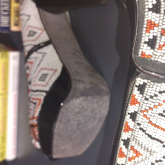 Donald J Pliner glass beaded peep-toe pump - Picture 4 of 8